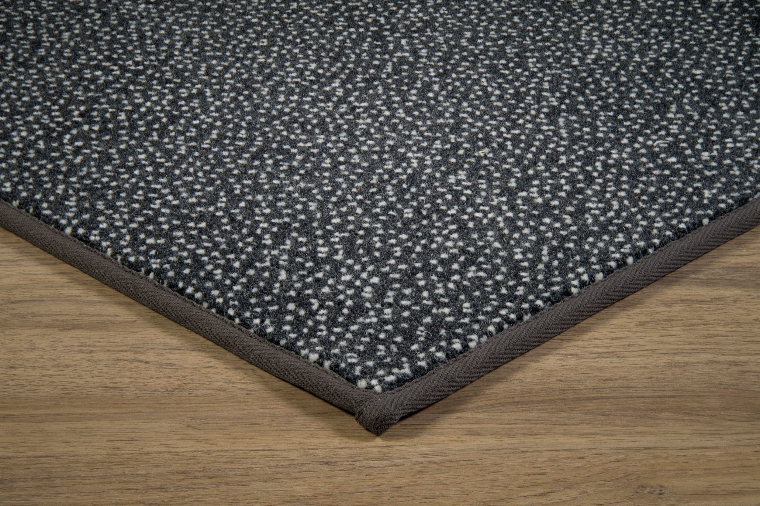 #color_71 Charcoal/Pearl
