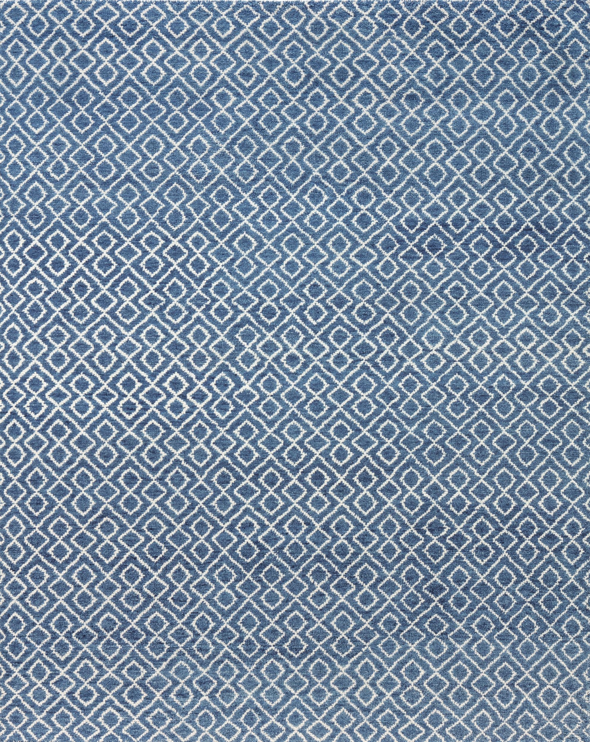 #color_Blue / White