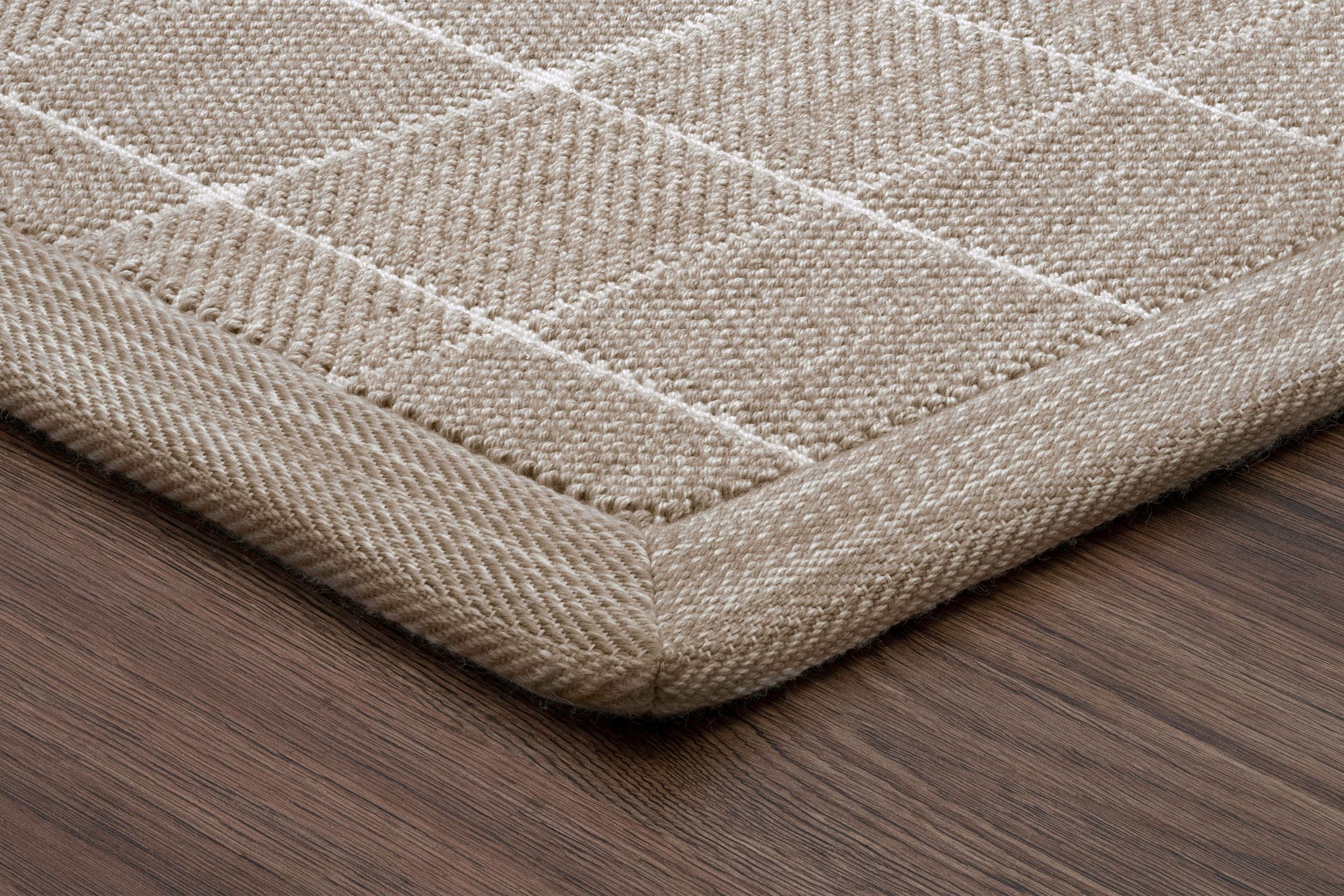 #color_4 Linen